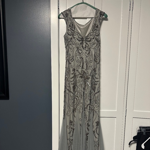 * Adrianna Papell Womens Bead Long Dress with sleeveless.  never worn - Picture 7 of 7